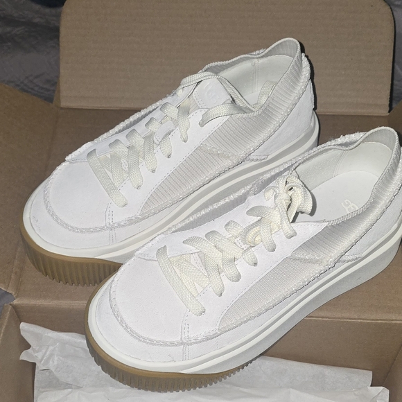 UGG EZ-Duzzit Sneakers - NEW - Picture 2 of 8